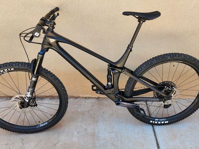 2023 YT Izzo Core 3 size XL