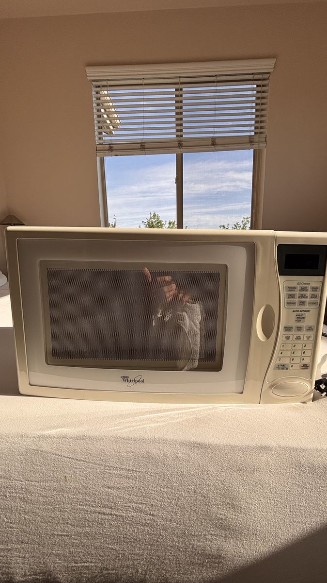 Whirlpool Microwave MT1100SHQ