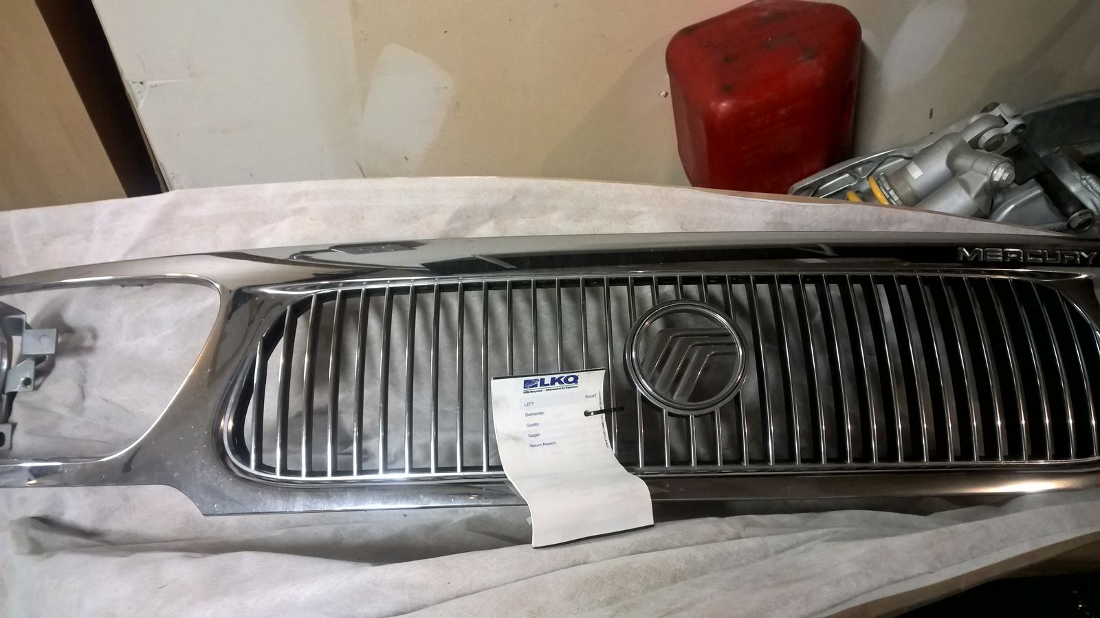 1998 1999 2000 Mercury Mountaineer Grille
