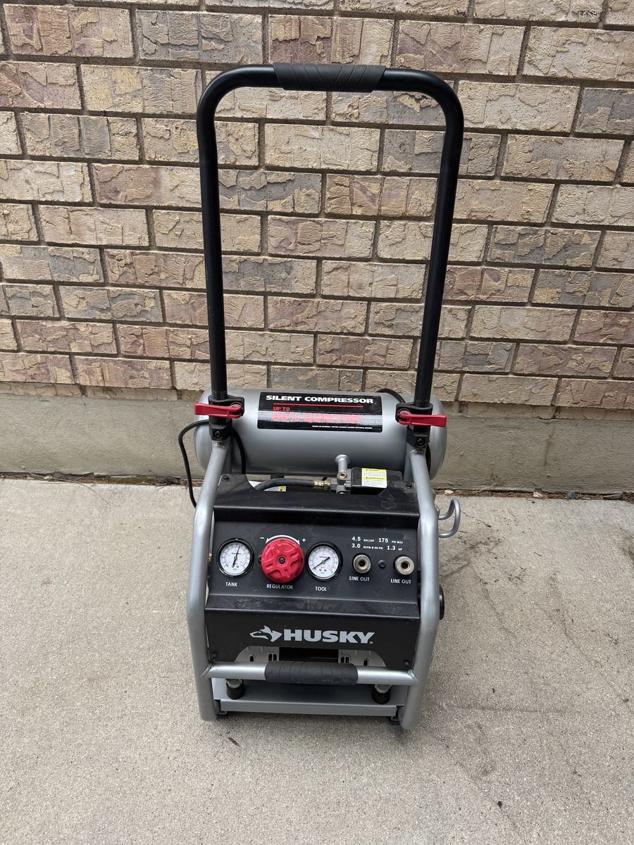 Husky 4.5 gallon 175 psi quiet compressor model 3320445