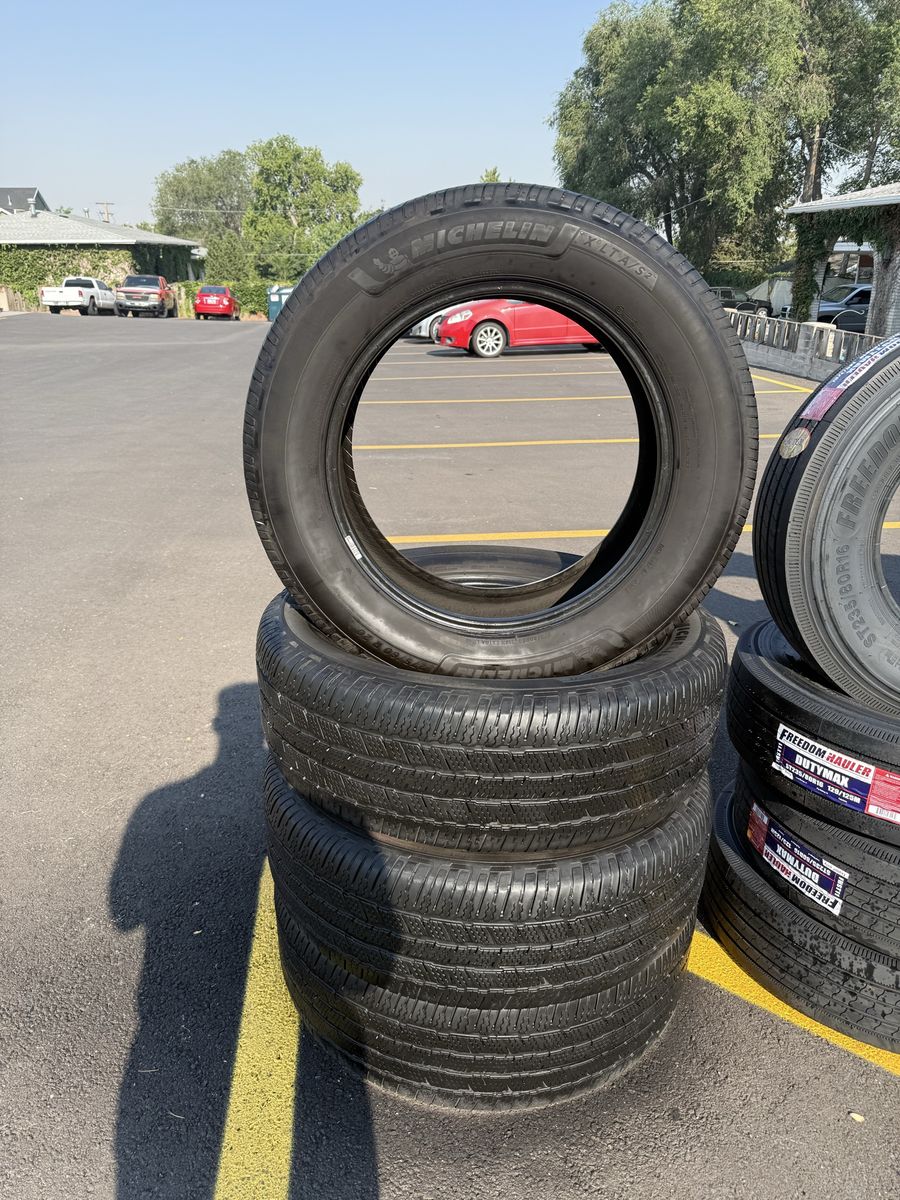 275/60/20 Michelin X LT A