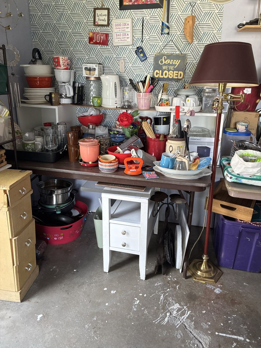 Garage sale today from now to 3 pm