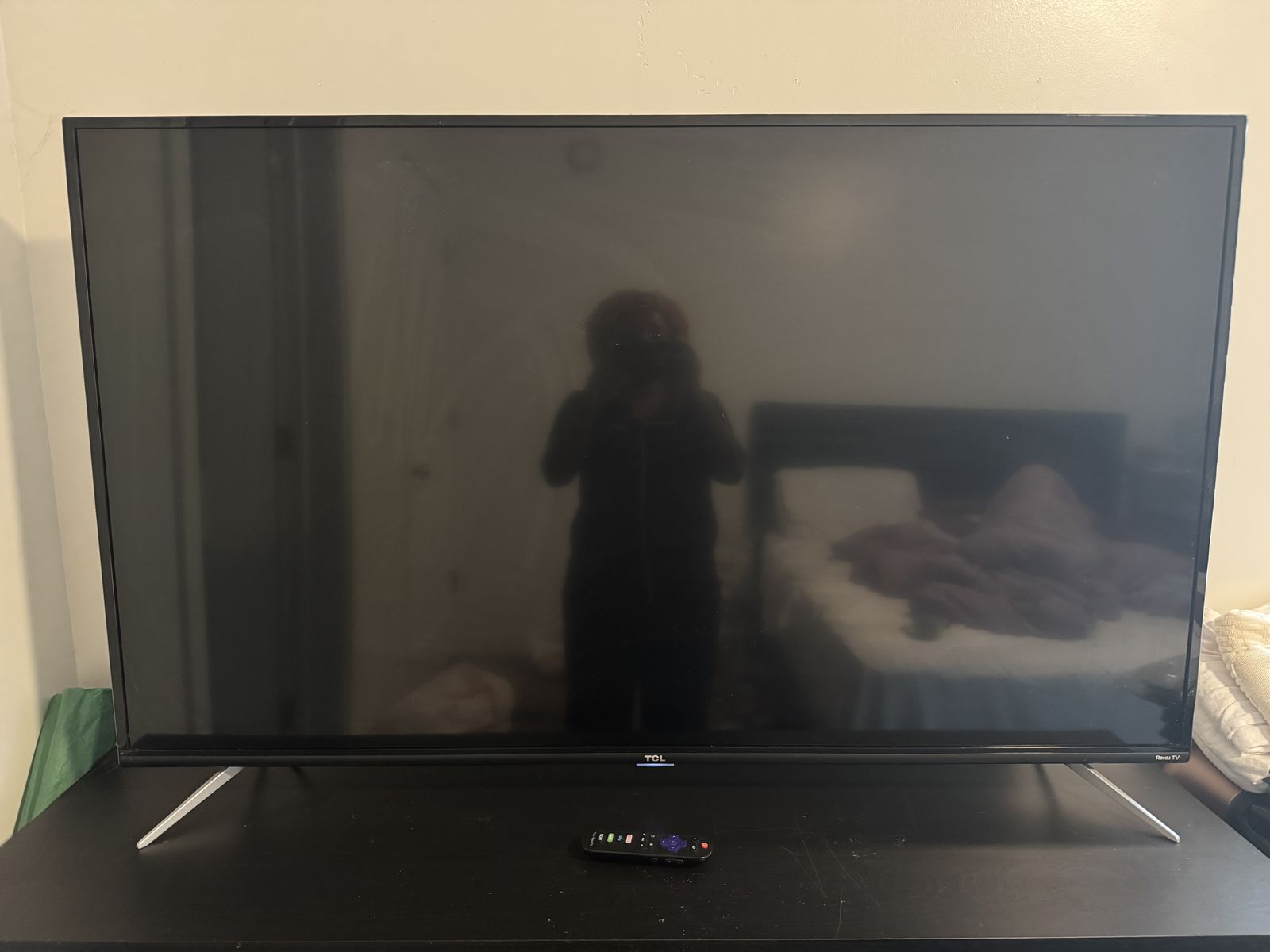 TCL flat screen Tav