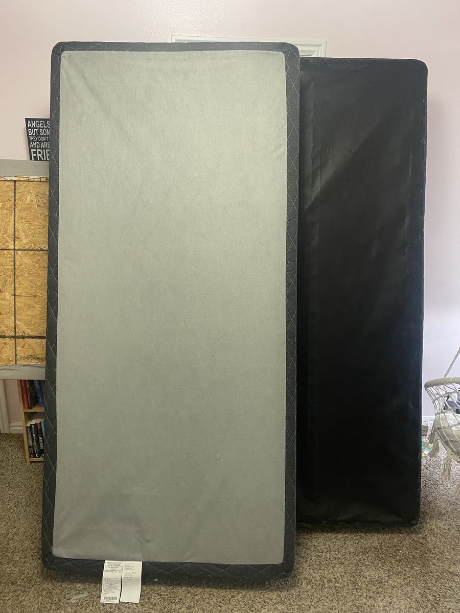 King Split Box Spring Set (2 Twin XL) – Like New, Clean!