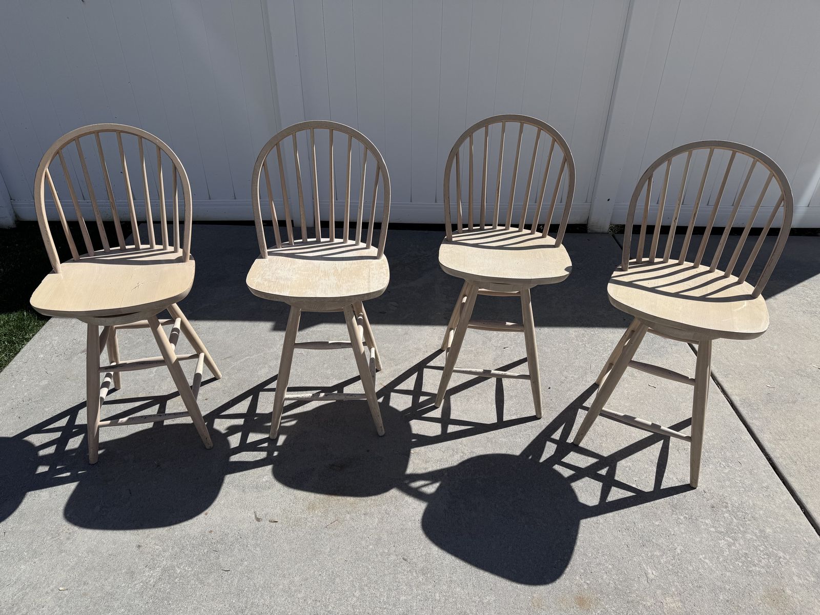 Bar Height Swival Chairs