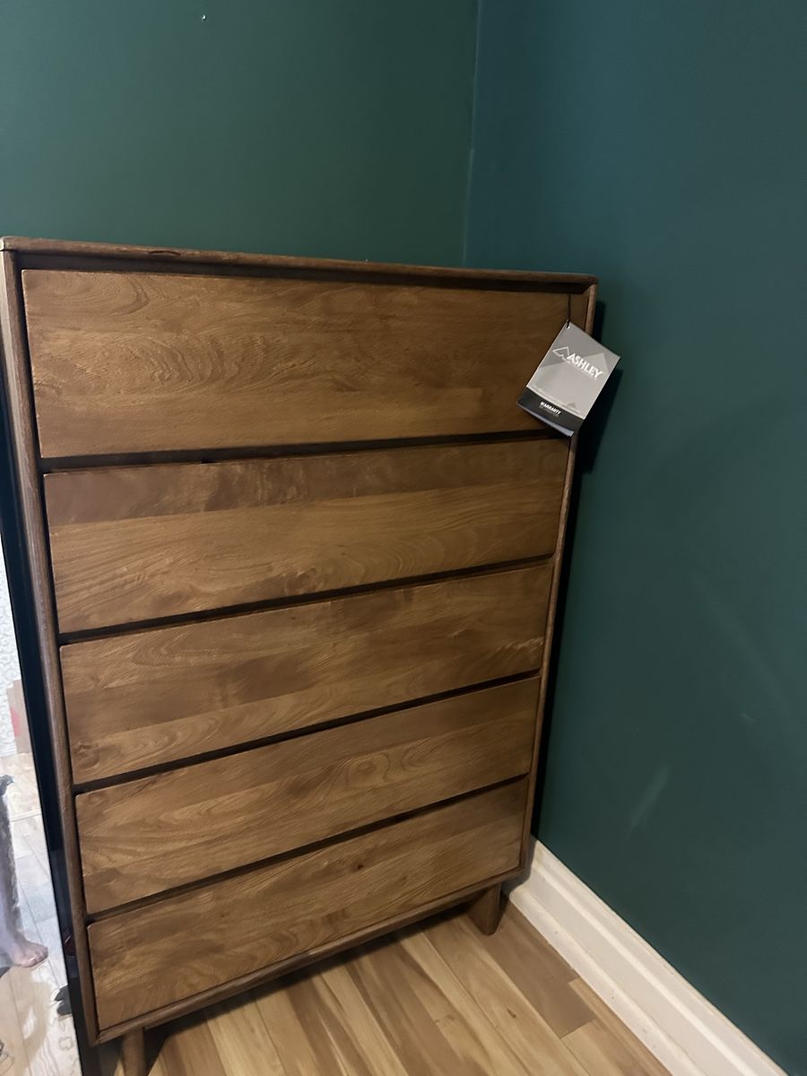 Ashley Furniture Kensley 5-Drawer Chest - Modern Rustic Wood Tall Dresser