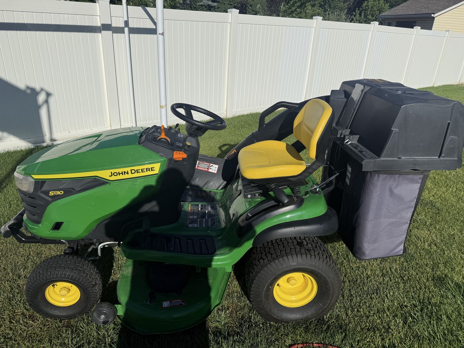 John Deere S130 Riding Lawnmower w/ Bagger