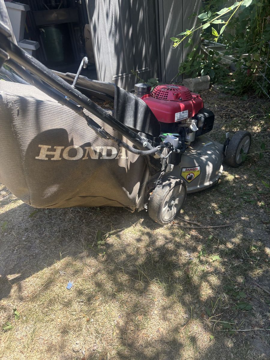 Honda HRR2163VXA Easy Start Smart Drive 3-in-1 System Self-Propelled Gas Lawn Mower