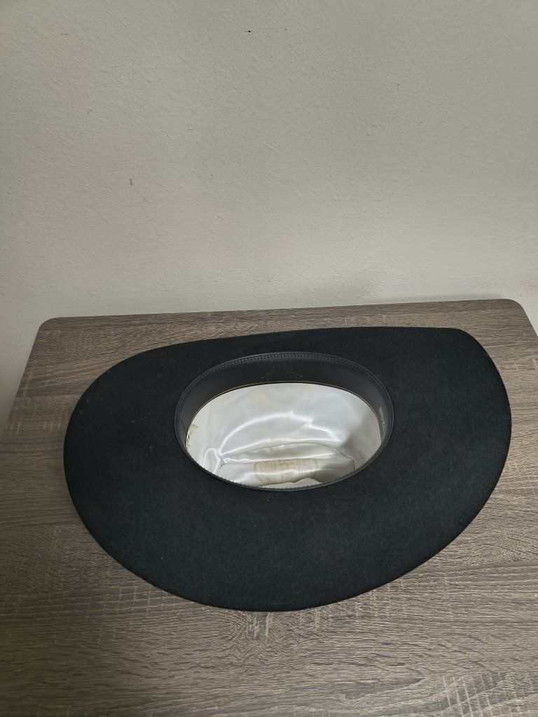 Main image 4