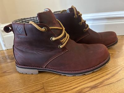 Columbia Men's Leather Chukka Boots Size 11.5 Plaid Collar Maroon-ish/Brown Color