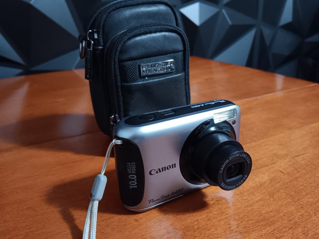 Canon PowerShot A490 10.0MP Digital Camera - Silver, with SD Card & Batteries AA. Tested. Good Conditions!