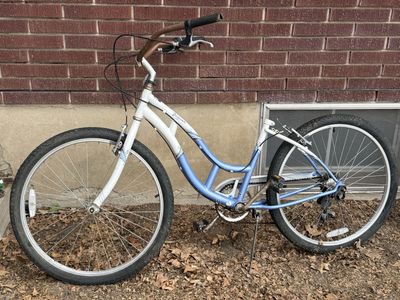 Woman’s Schwinn Jaguar Parts/Project Bike
