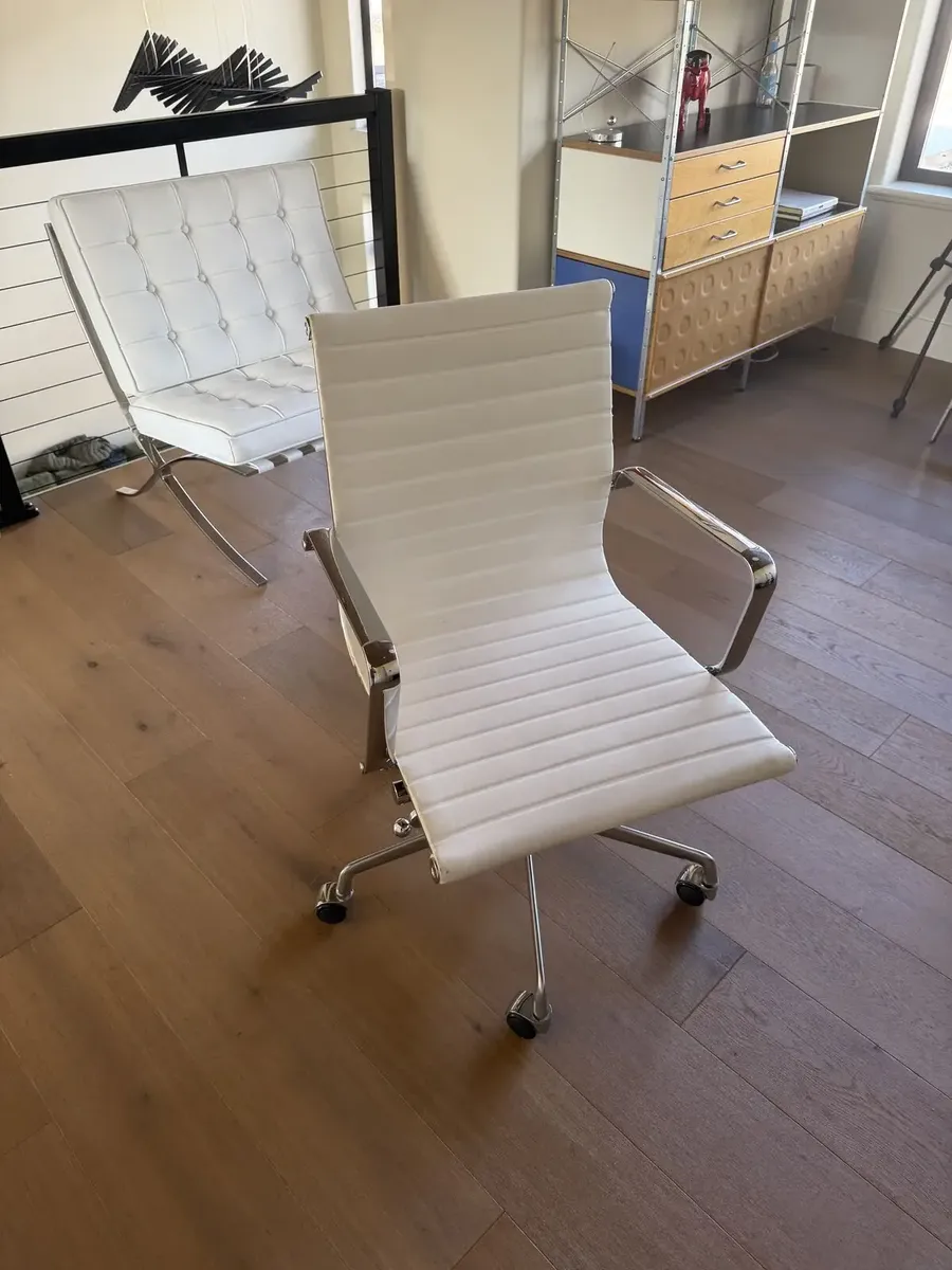 Herman Miller Aluminum Group Chair