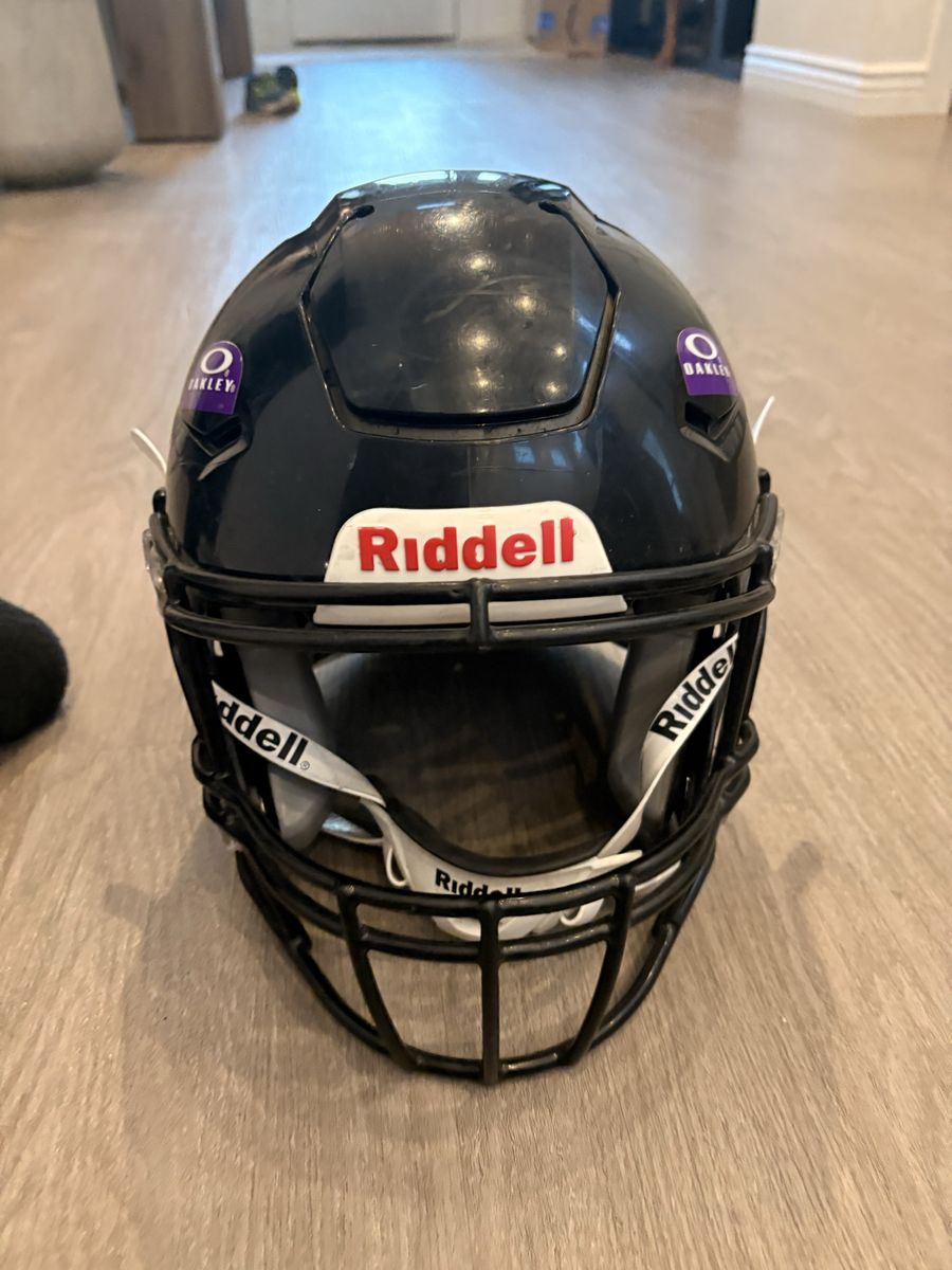 Riddell SpeedFlex Football Helmet - Black, Size Large, Oakley Visor Clips - Excellent Condition