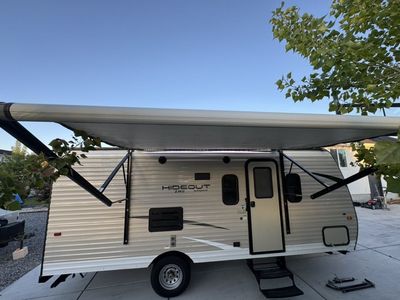 Clean 2019 Keystone Hideout Slide Loaded + extras