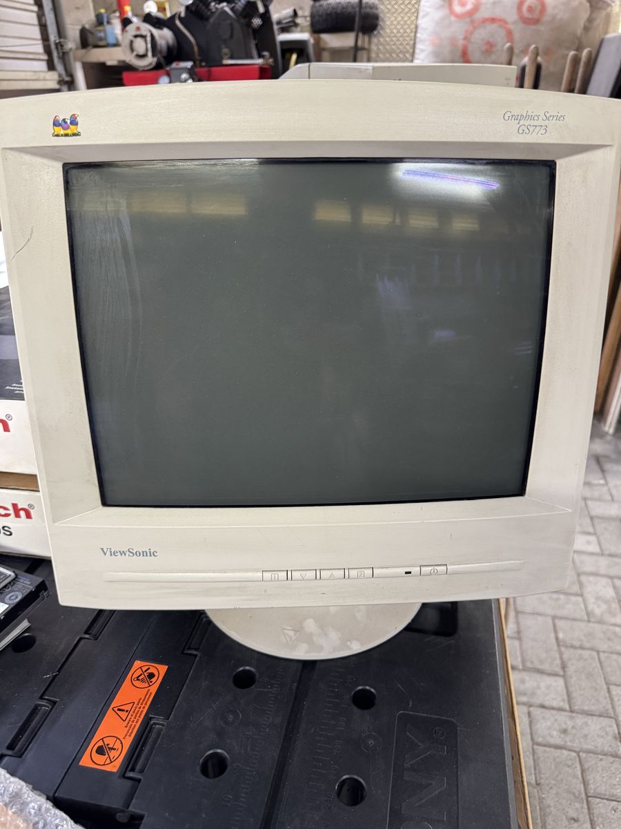 2 ViewSonic computer screens