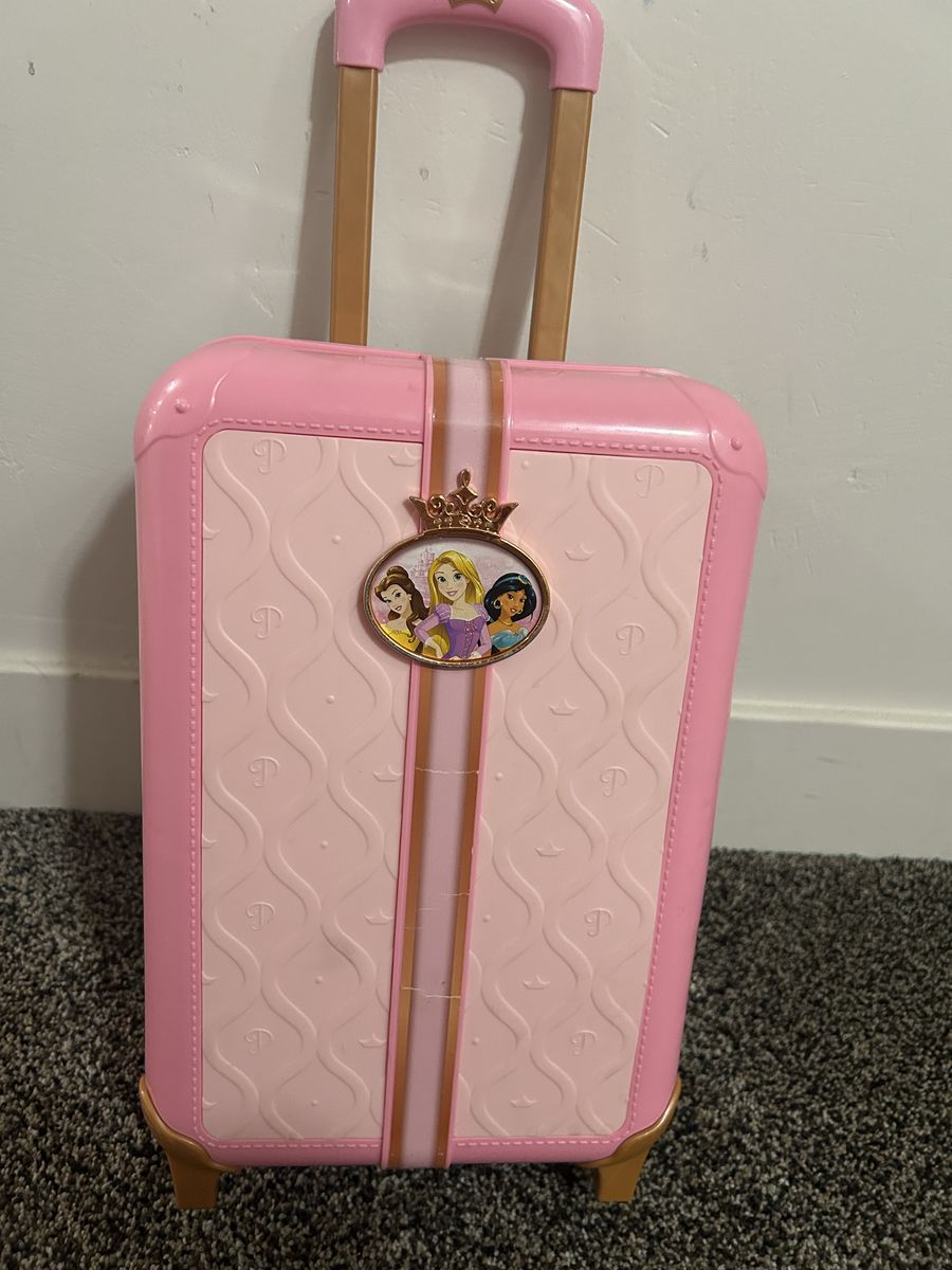 Toy princess suitcase