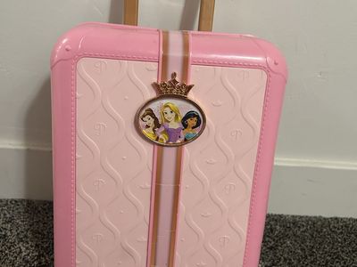 Toy princess suitcase