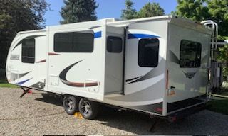 2018 Lance Trailer 2375