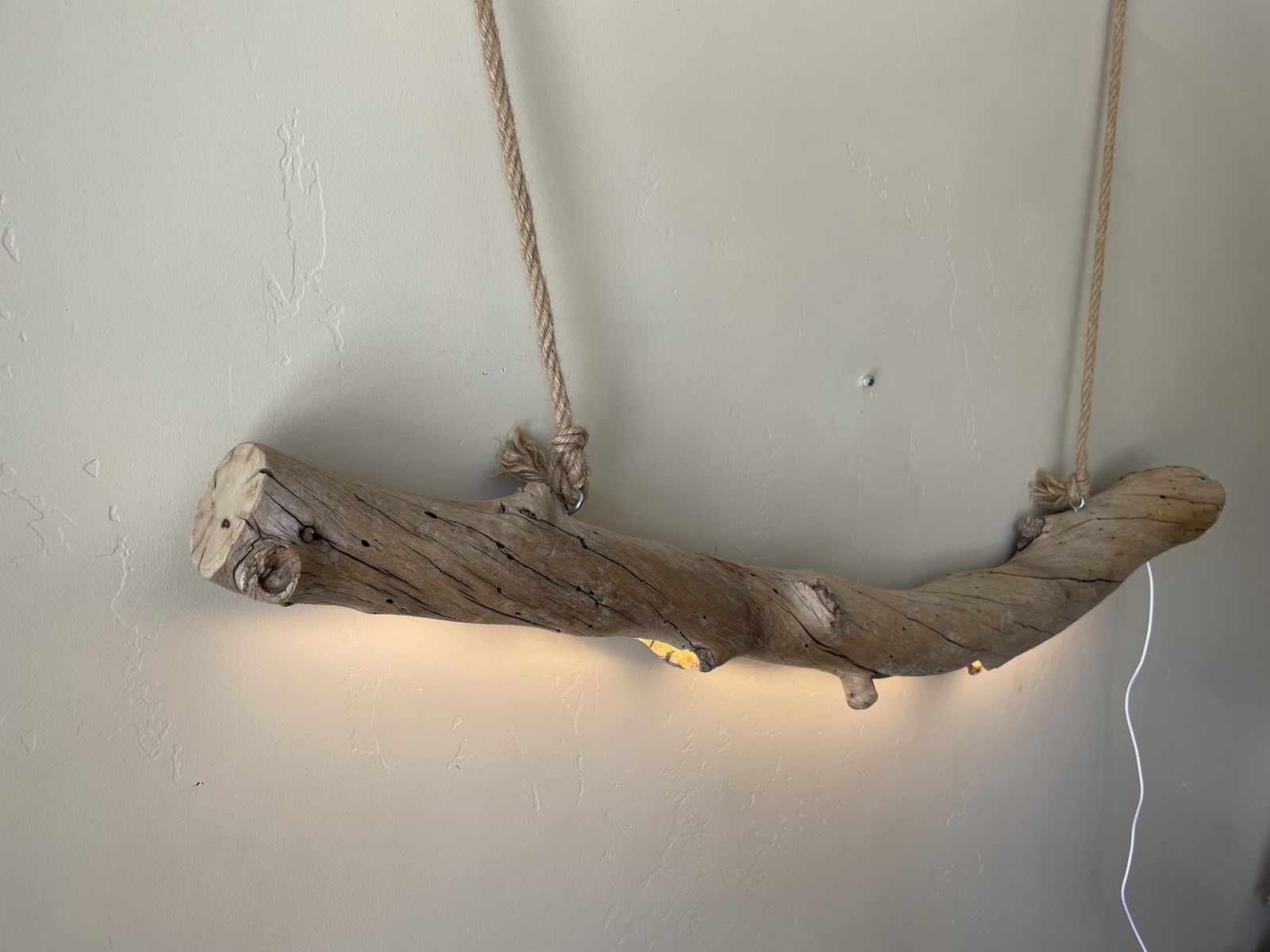 Main image 4