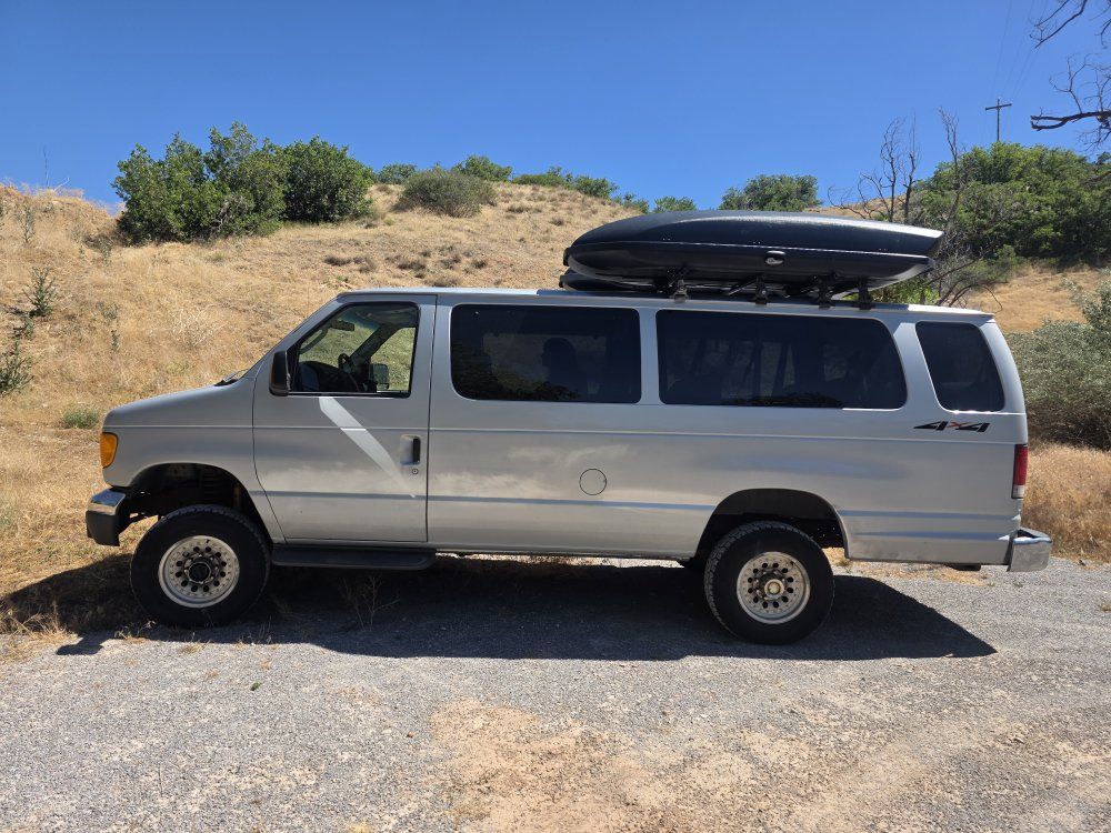 2006 Ford E-350 and Econoline 350 XLT