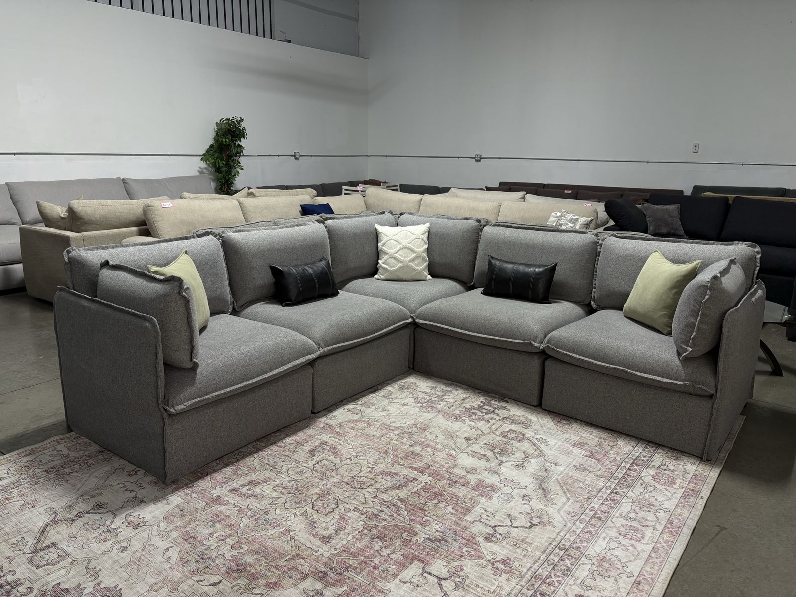 ANABEI 5-Piece Sectional (Free Delivery )