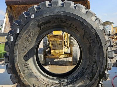 Bridgestone VUT 14.00R24 Tubeless Ultra Traction Radial Tire - Never Used Industrial/Heavy Equipment