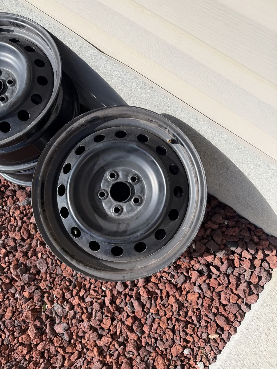 16 Wheels (4) And 4 Hub Caps