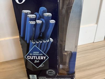 Oster Langmore 15-Piece Stainless Steel Cutlery Knife Block Set with Classic Blue Handles – Full Kitchen Knife Set in Black Stor