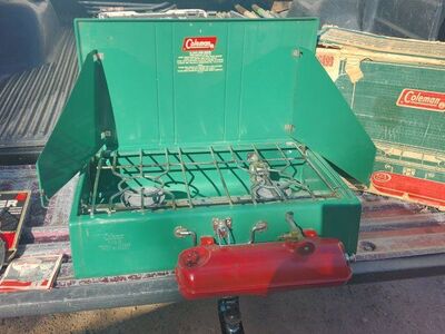 Coleman 413G like new with box