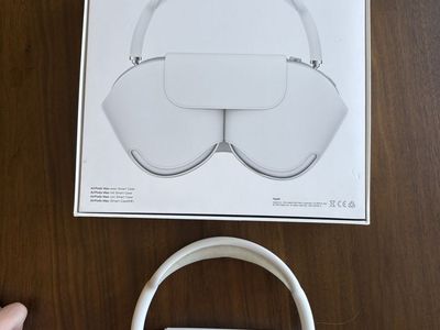 AirPods max