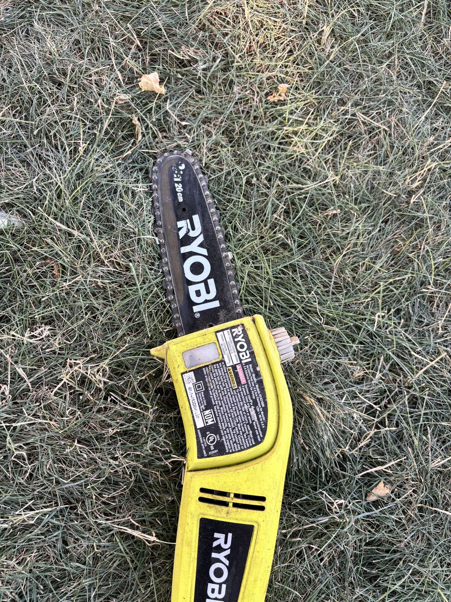 RYOBI extend a saw.