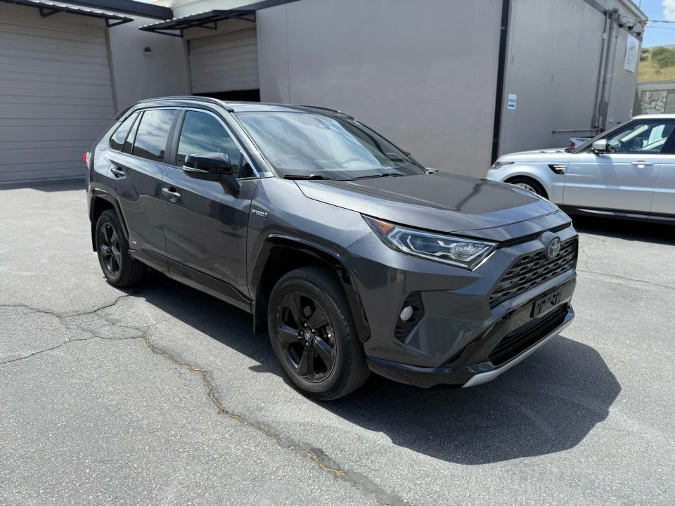 2020 Toyota RAV4 XSE