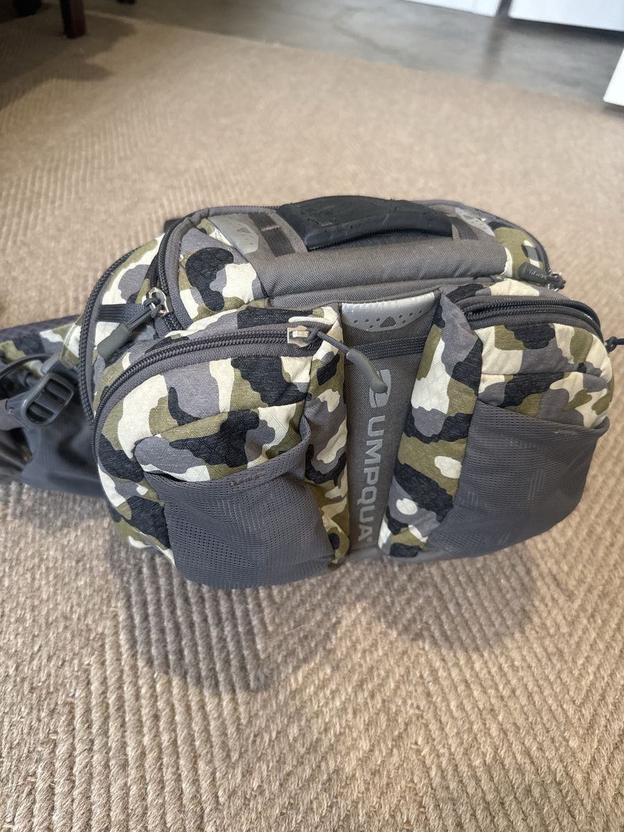 Umpqua Ledges 650 ZS Camo Waist Pack Fly Fishing Tackle Bag Lumbar Pack