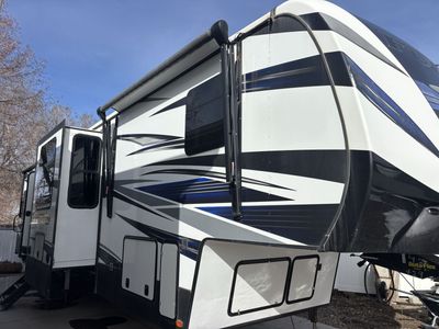 Keystone Fuzion Fifth Wheel Toy Hauler Travel Trailer