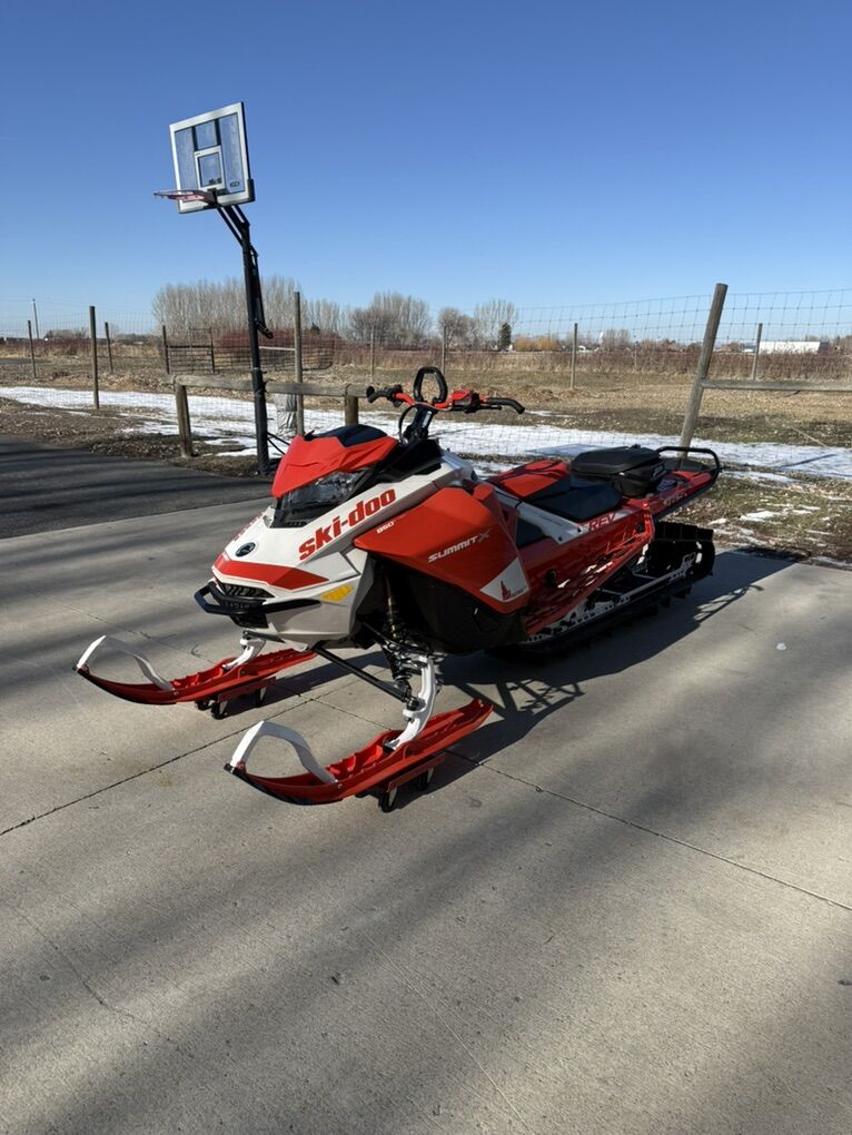 2020 Ski-Doo Summit X Expert 165 85 E-TEC