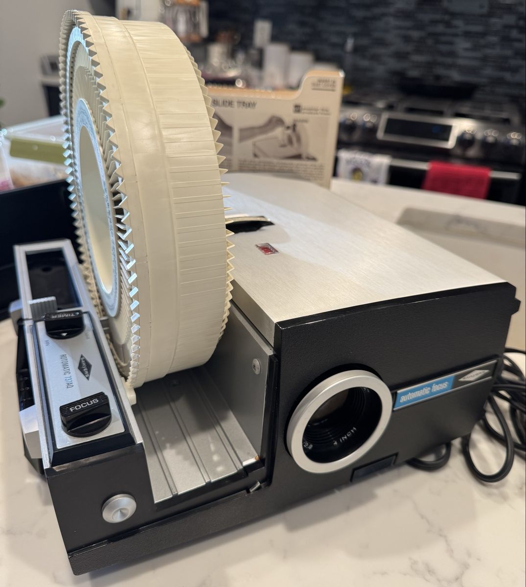 Sawyers Rotomatic 737AQ Auto Focus Slide Projector With 100 Sides Tray