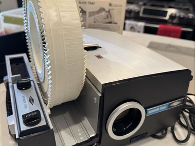Sawyers Rotomatic 737AQ Auto Focus Slide Projector With 100 Sides Tray