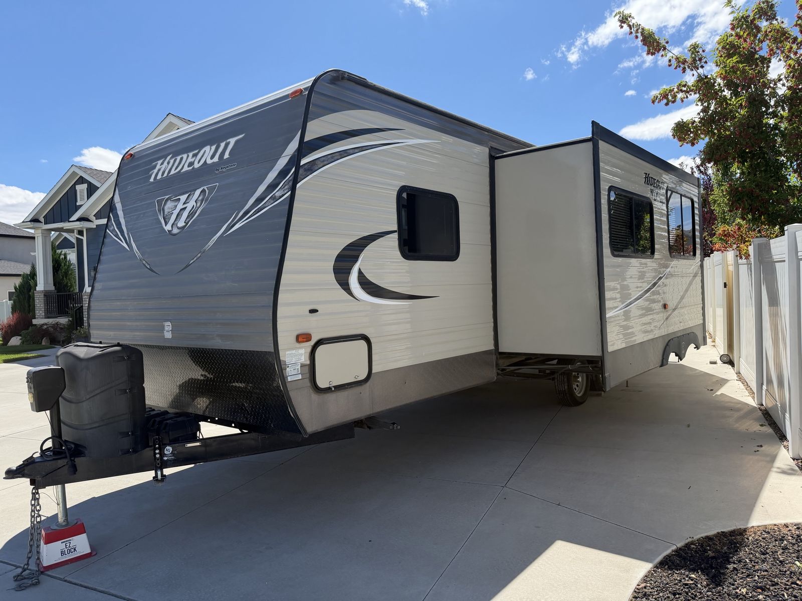 Keystone Hideout 2017 Travel Trailer, 26’ bunkhouse