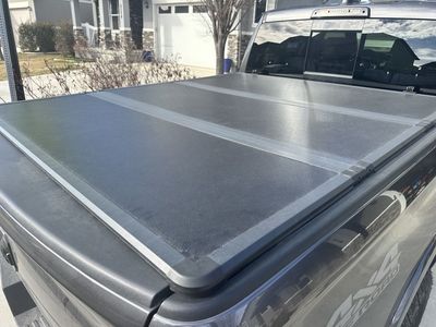 Like New - Weather Tight - Tri-Fold Hardtop Tonneau Cover for 6'4" Bed