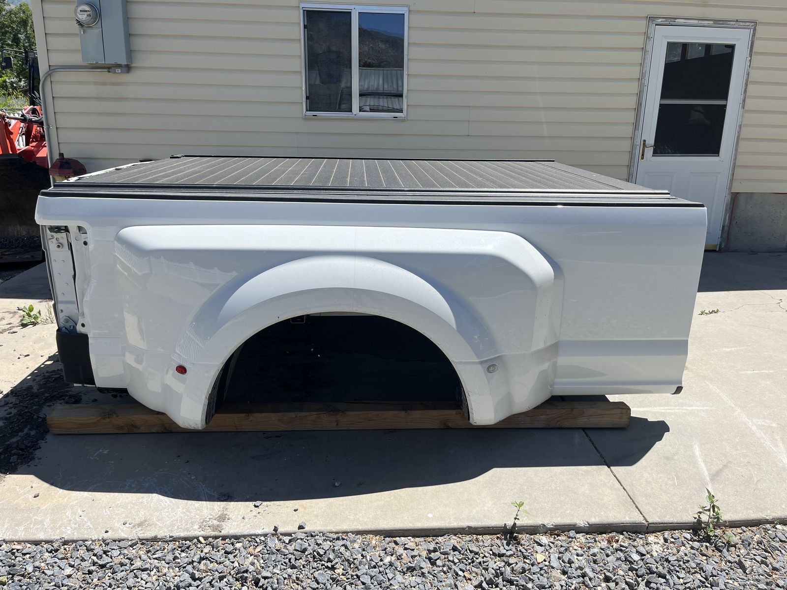 Ford dually bed