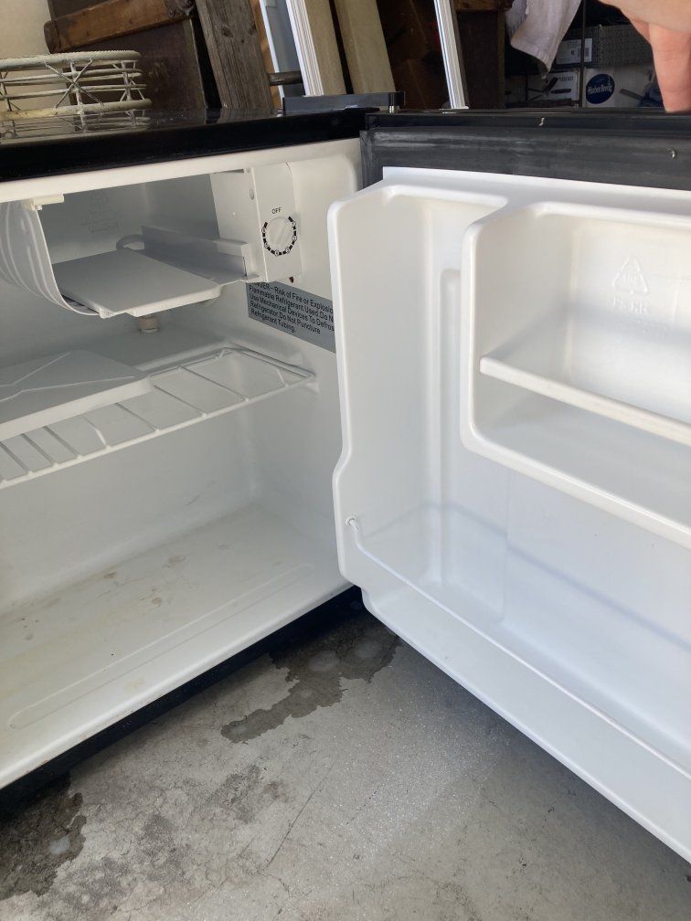 Midea Compact Mini Fridge Black - Perfect for Dorms, Offices, or Extra Storage