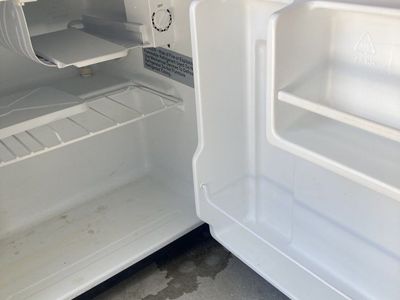 Midea Compact Mini Fridge Black - Perfect for Dorms, Offices, or Extra Storage