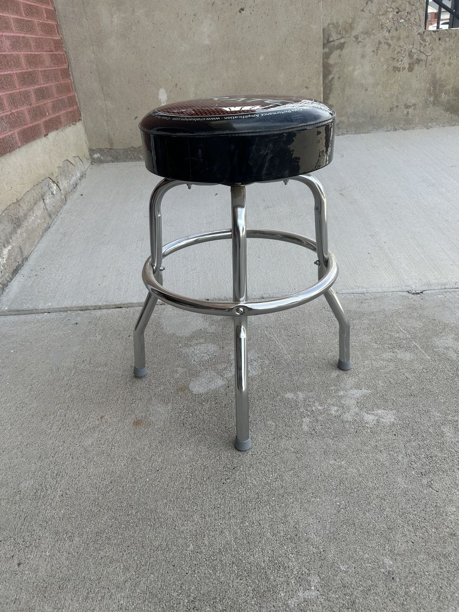 Crate Gig Stool (music)