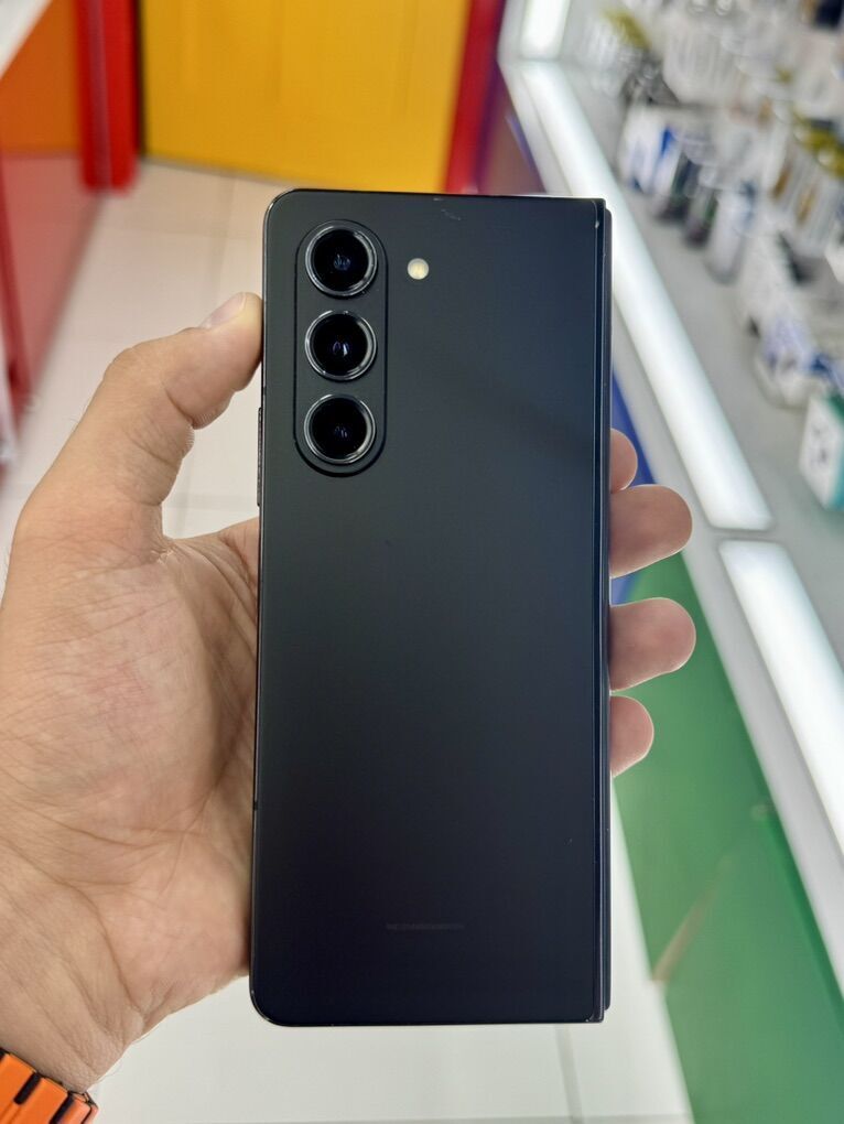 Samsung Galaxy Fold 3 256 GB - Unlocked