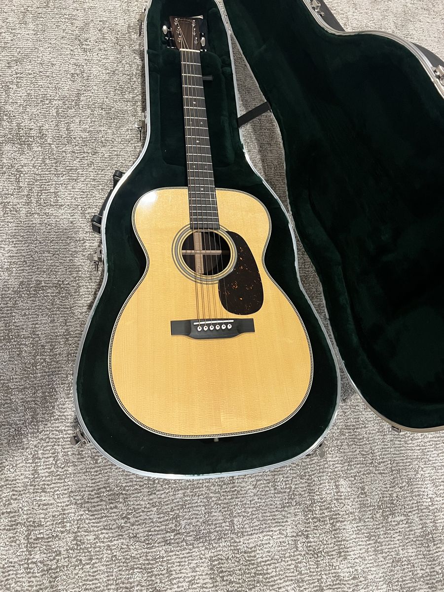 2025 Martin 00-28 “Mint”