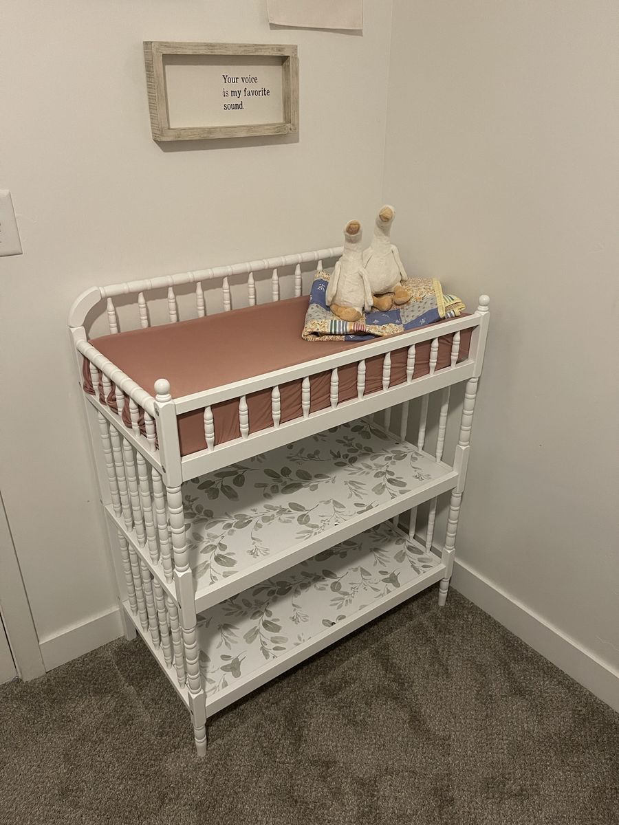 White Spindle Changing Table with Shelves - Excellent Condition Nursery Furniture
