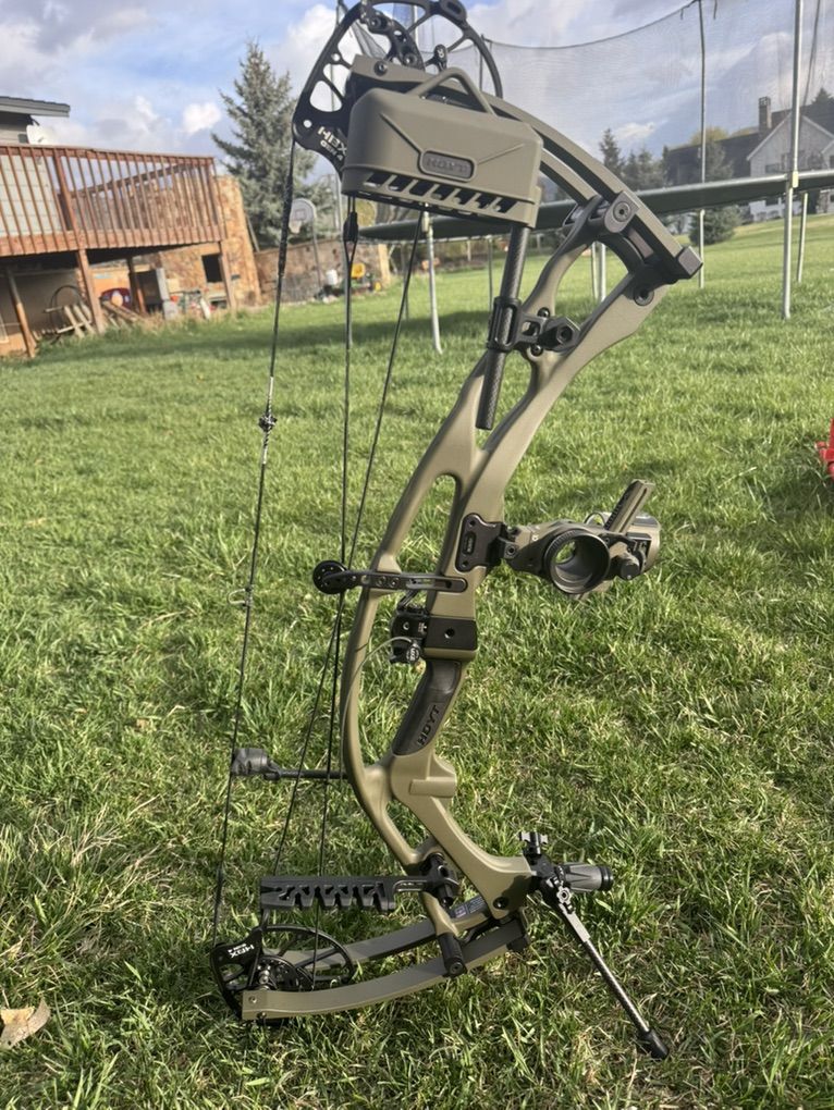 Hoyt RX9 Right Hand 60-70lbs