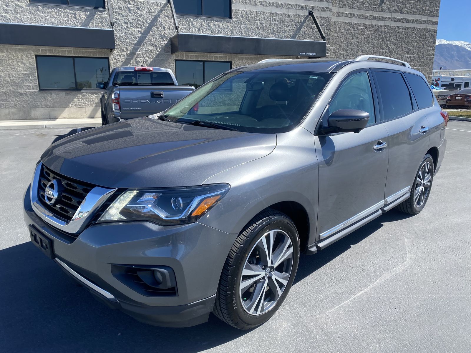 2020 Nissan Pathfinder Platinum