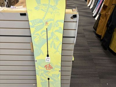 Burton Family Tree: Sketch Artist 155cm Snowboard - Used (2026)